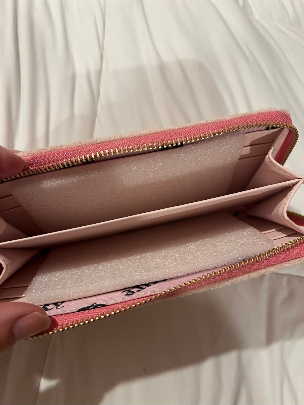 Juicy Courure Pink Embroidered Women's Wallet - Picture 3 of 4